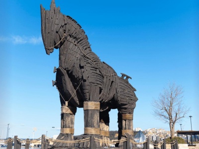 Koń trojański – pułapka i motyw w sztuce